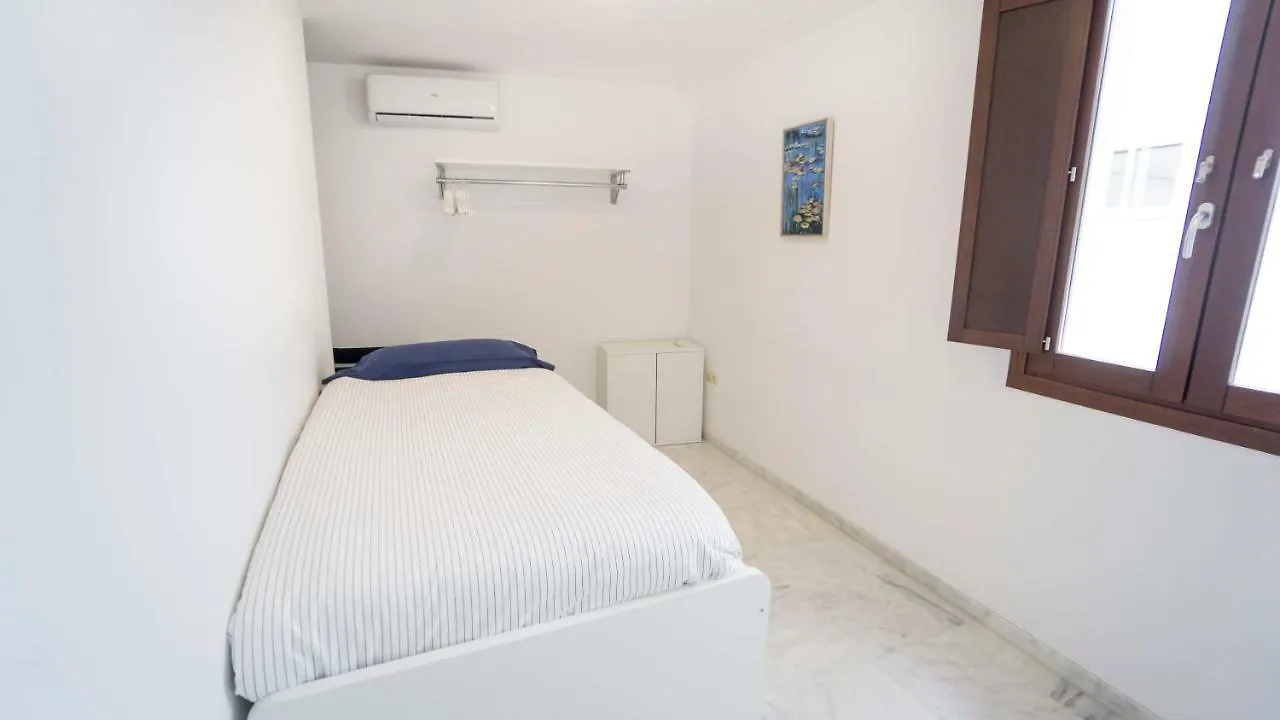 Rentalsevilla Espacioso Duplex En La Puerta Real Seville