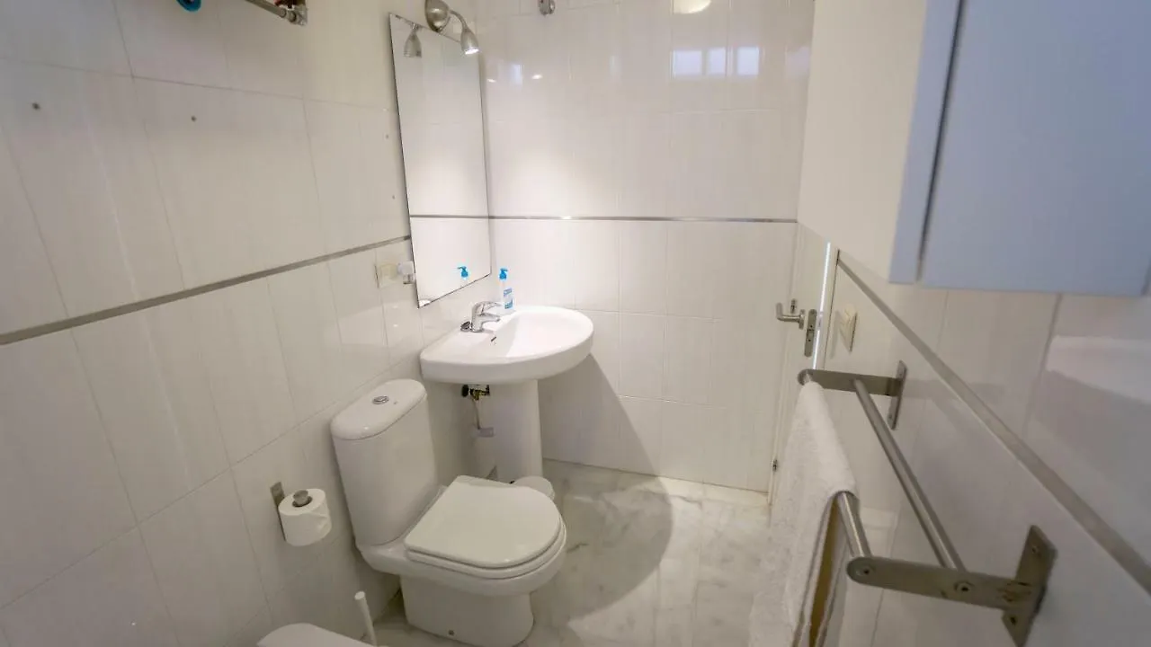 Rentalsevilla Espacioso Duplex En La Puerta Real 0*, Sevilla Spanien
