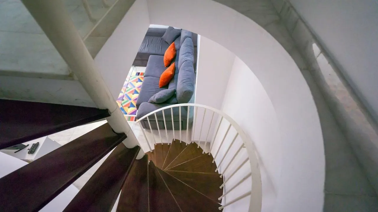 RentalSevilla Espacioso dúplex en la Puerta Real 0*, Sevilla España