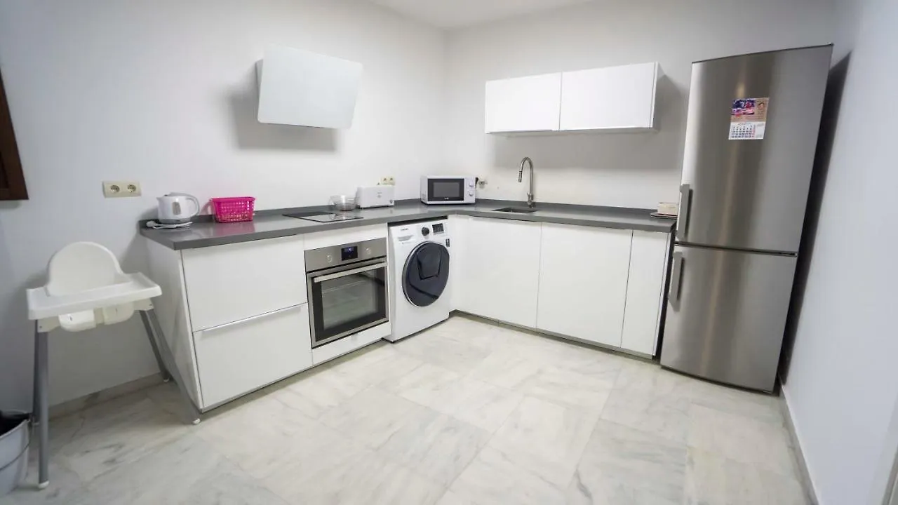 Apartamento RentalSevilla Espacioso dúplex en la Puerta Real España