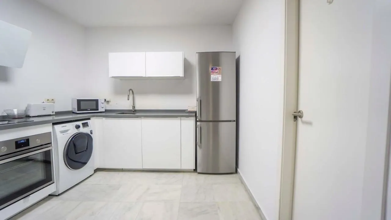 RentalSevilla Espacioso dúplex en la Puerta Real Apartamento