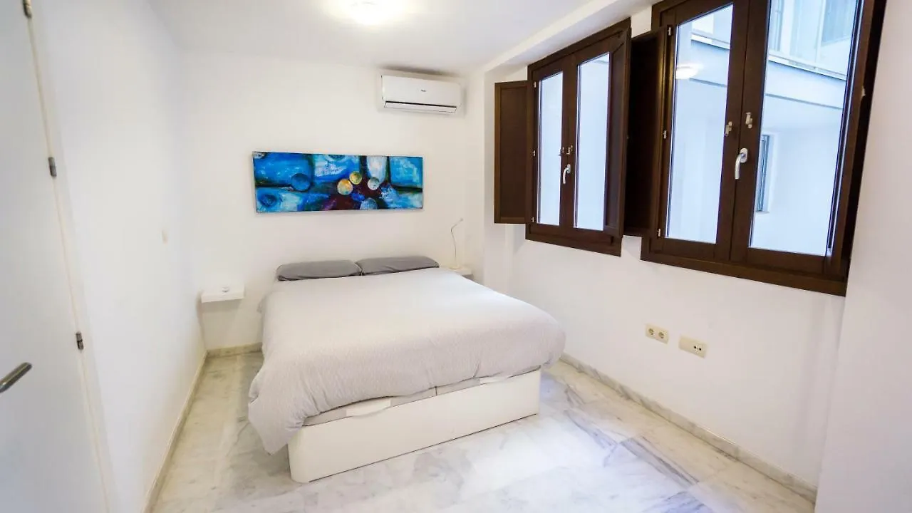 RentalSevilla Espacioso dúplex en la Puerta Real Sevilla